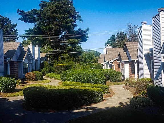 2nd image of 805 Cedar Ln #A-1