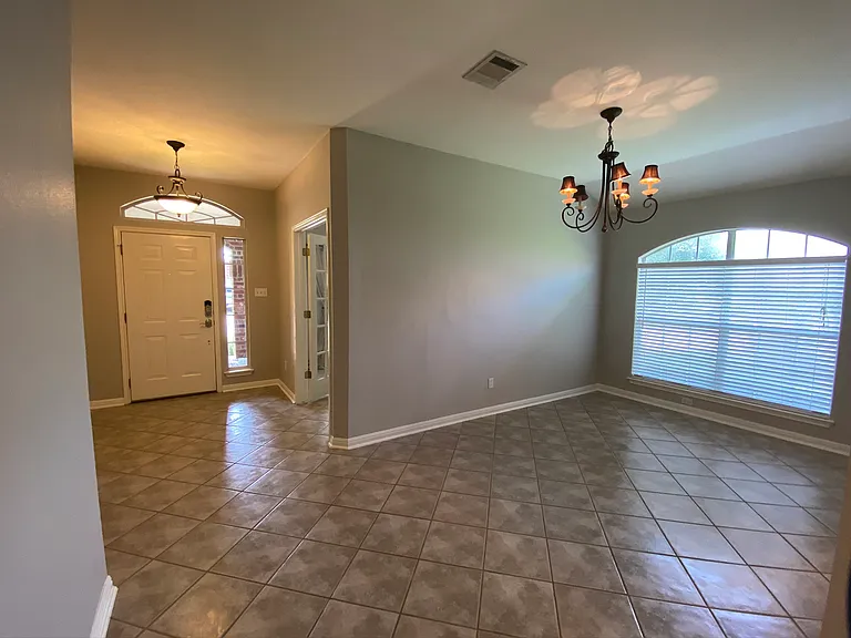 1727 Fallen Leaf Ln — Photo 3