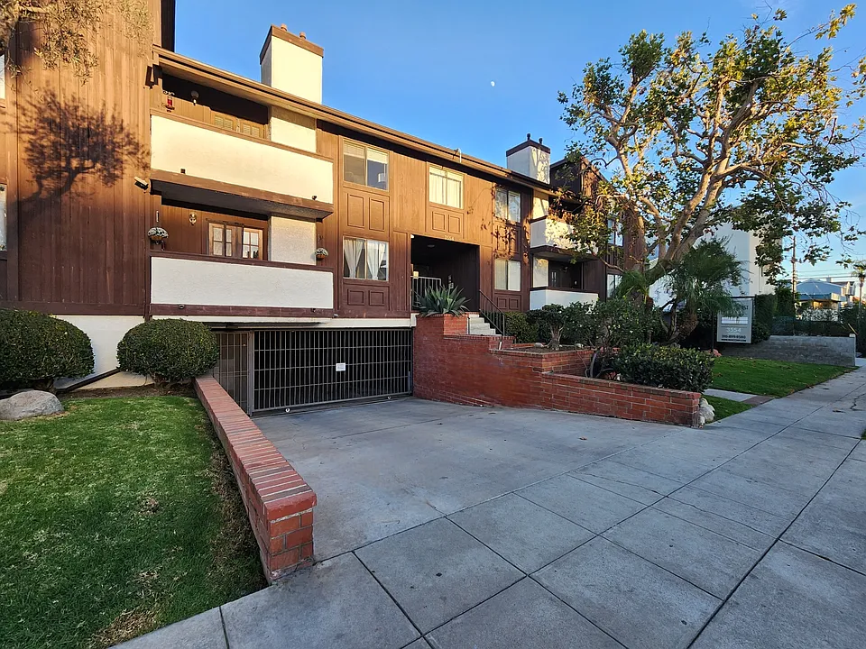 3554 Vinton Ave #104