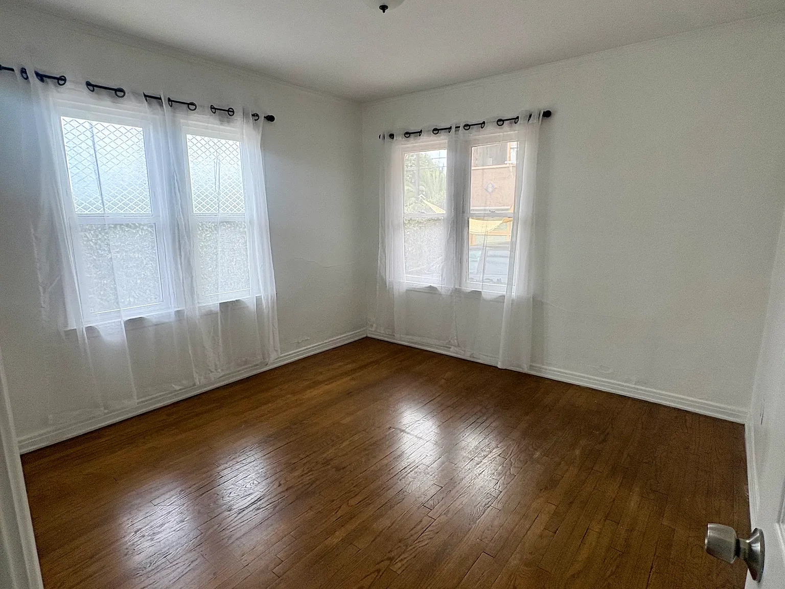 2 bed, 1100 sqft, $3,600 — Photo 2