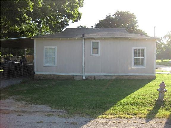 2nd image of 420 Peacock St