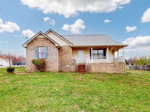 148 W Roberts Rd, Portland, TN 37148