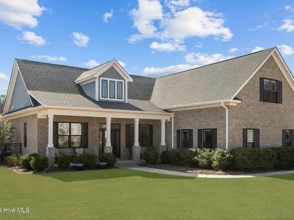 692 Crown Pointe Drive, Hampstead, NC 28443