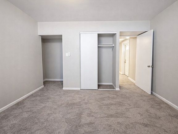 5th image of 2601 E Greenway Rd #F