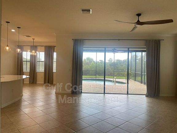4th image of 10485 Crooked Creek Dr