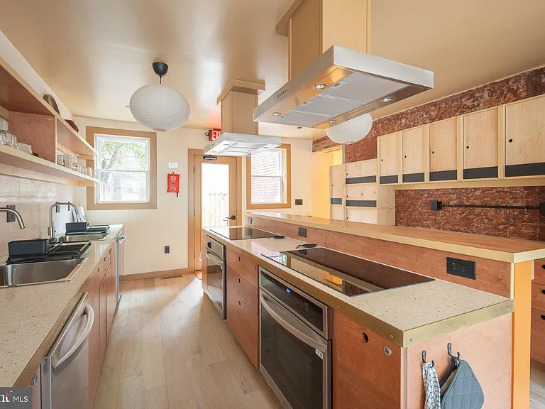 2021 4th St NW — Photo 9