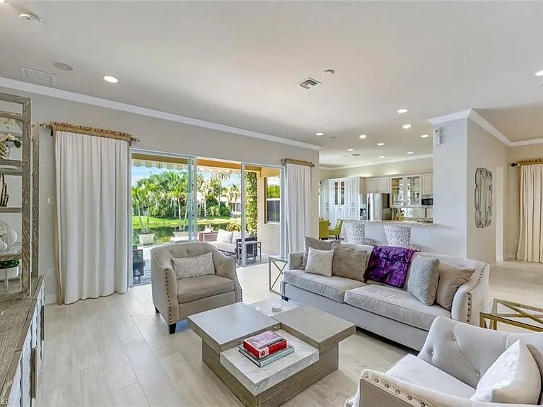 6582 Monterey Point — Photo 6