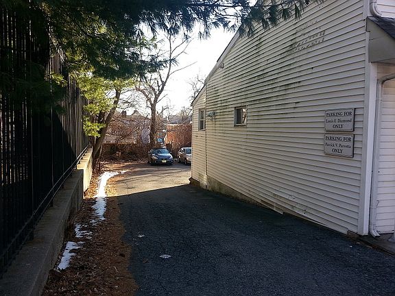2nd image of 77 Targee St