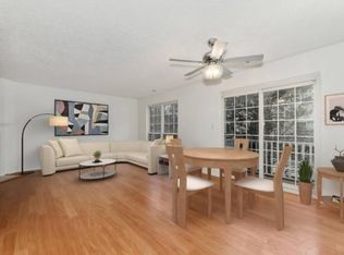 19 Cottonwood St, Jersey City, NJ 07305