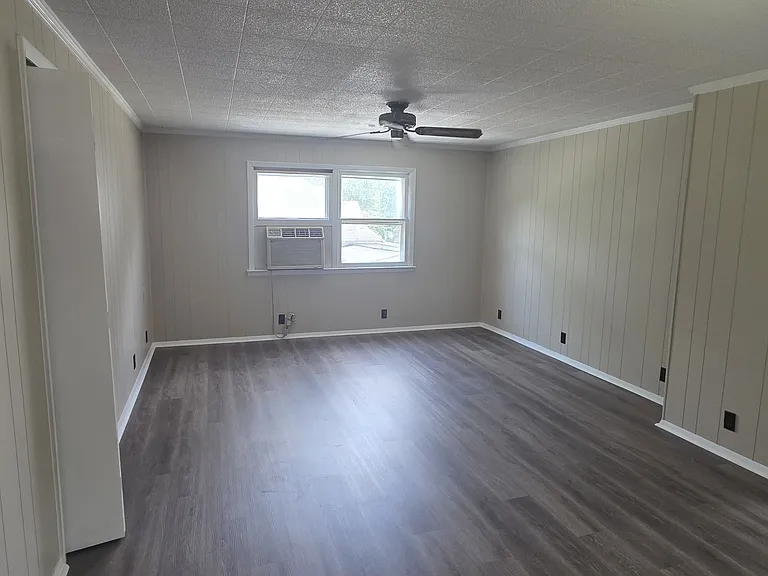 413 W High St #B — Photo 5