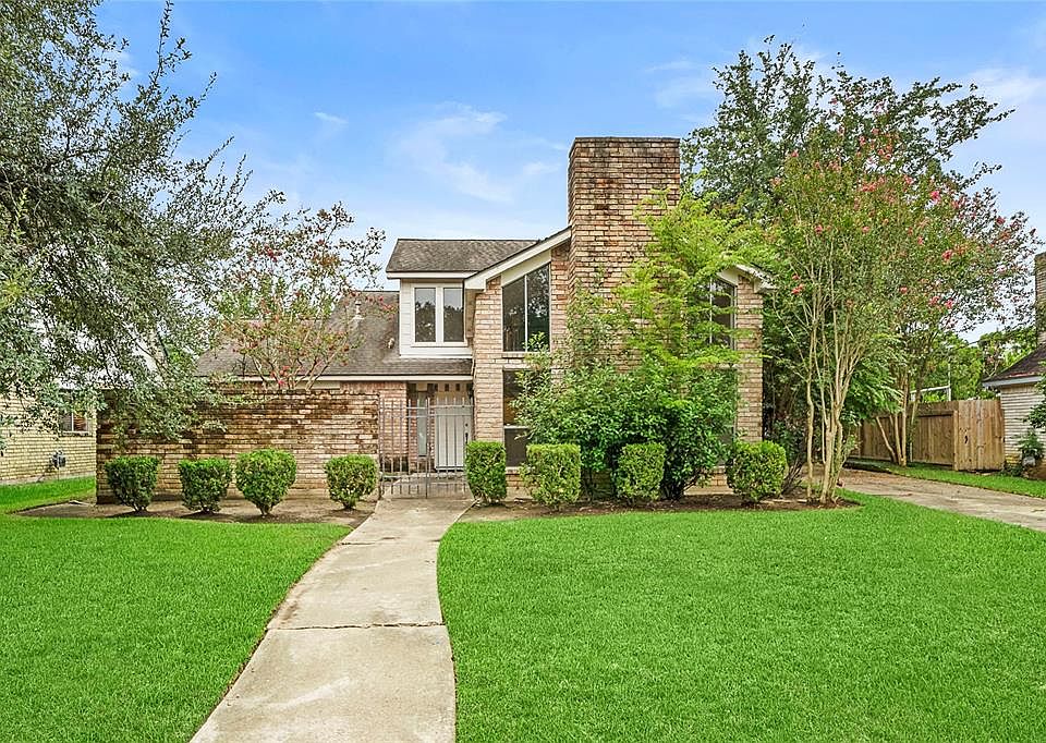 1st image of 4015 Ash Hollow Dr