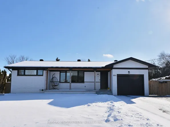 664 Hiawatha Blvd, Hamilton, ON L9G 3A5