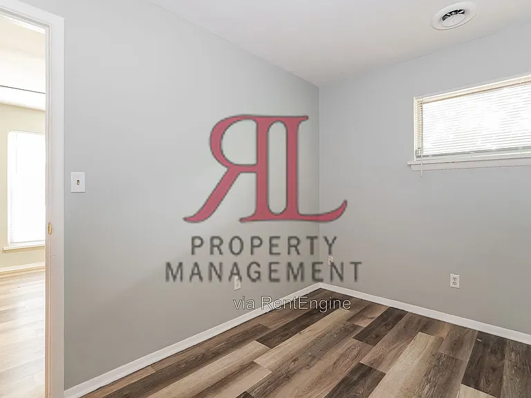 1662 Hillcrest Ave — Photo 8