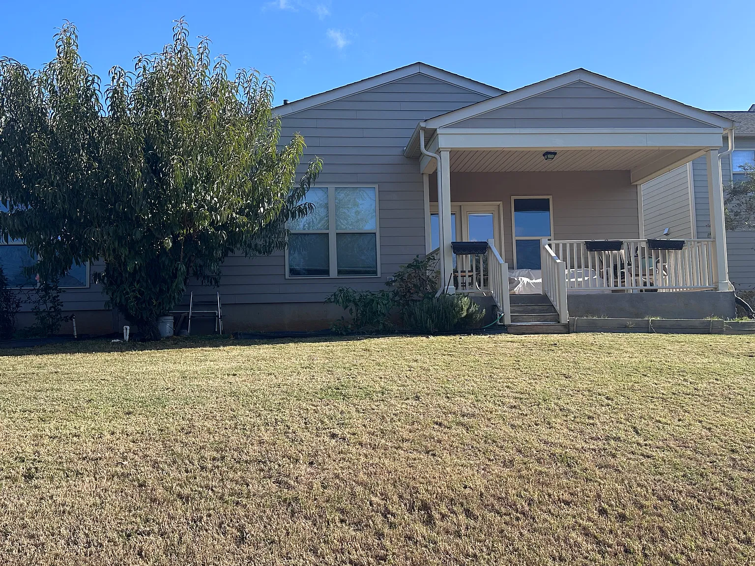 3 bed, 2.5 bath, 2500 sqft, $3,300 — Photo 4