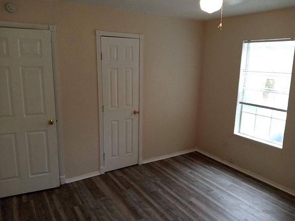3rd image of 305 S Ryan St
