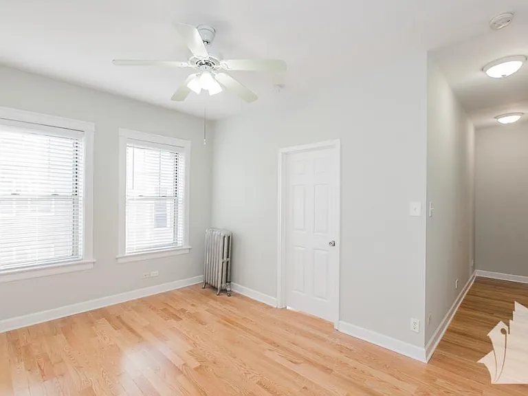 1924 W Winona St #1 — Photo 7