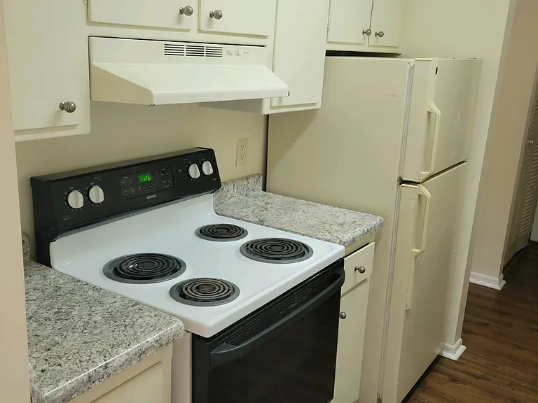 2122 Allen Blvd #37 — Photo 3