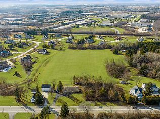 10723 N Cedarburg Rd, Mequon, WI 53092