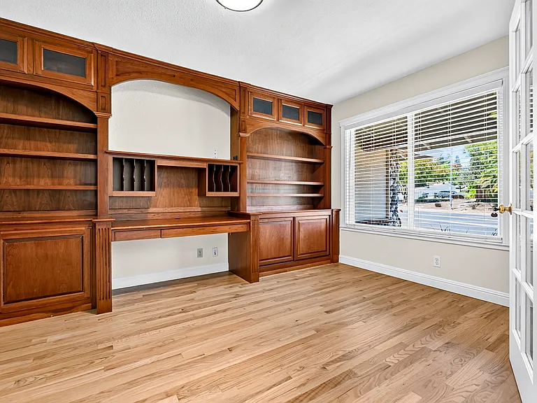 2628 Superior Dr — Photo 37