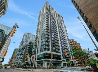 340 Queen St #1302, Ottawa, ON K1R 0G1