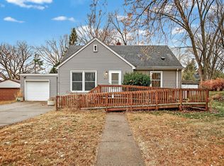 2057 Giesmann St, Roseville, MN 55113
