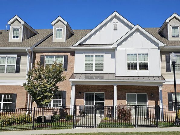 260 W Main St #16
