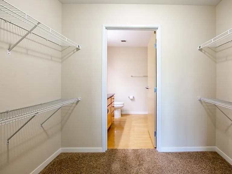 Overlook Ridge Apartments — Photo 34