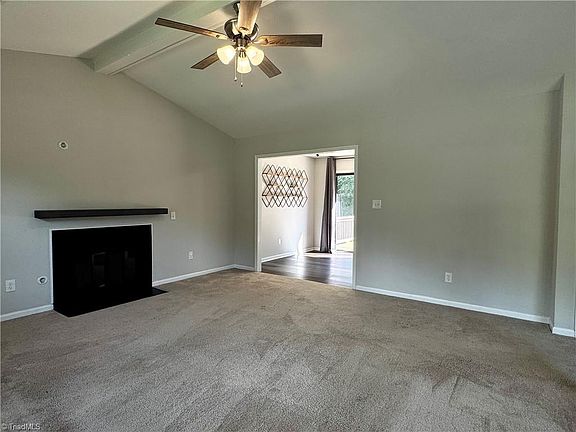 4th image of 405 Cypress Dr