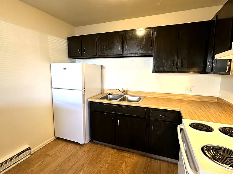 One Bedroom Kitchen