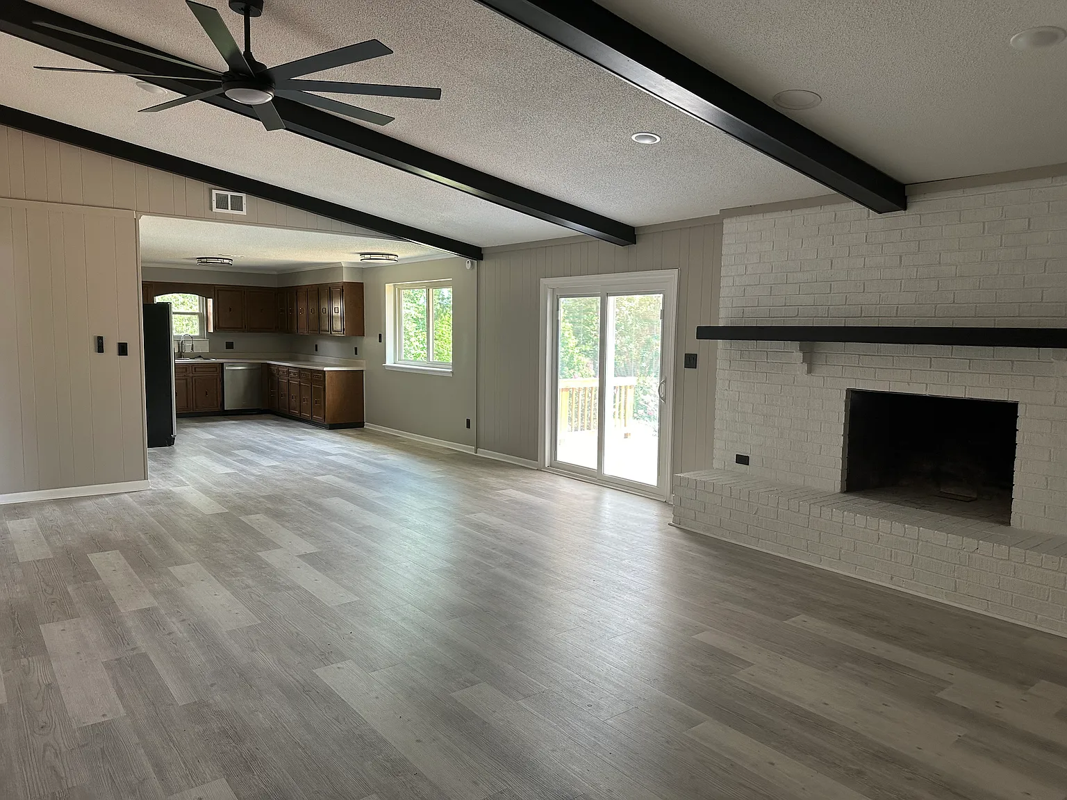3 bed, 2000 sqft, $2,200 — Photo 4