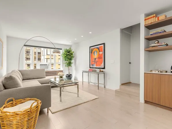 155 W 20th St APT 6H, New York, NY 10011