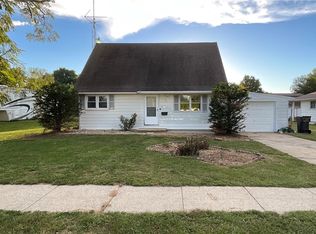 515 N Oak St, Windsor, IL 61957