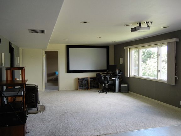 4th image of 2400 Mountain View Dr