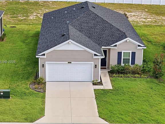2nd image of 3294 NE 38th Ln