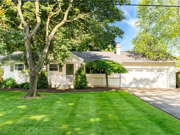 7505 Ivydale Ave NW, North Canton, OH 44720