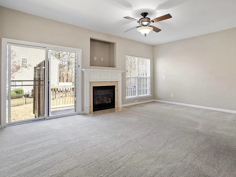 305 Anterbury Dr — Photo 6