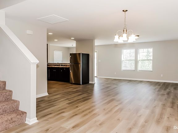4th image of 175 Brooklawn Dr