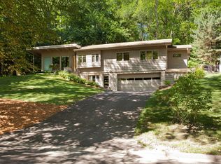 2216 Black Oak Dr, Minnetonka, MN 55305