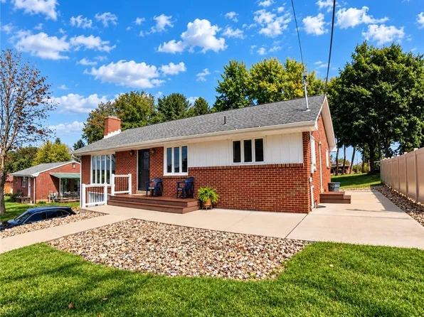 6 Greenview Dr, Mc Kees Rocks, PA 15136