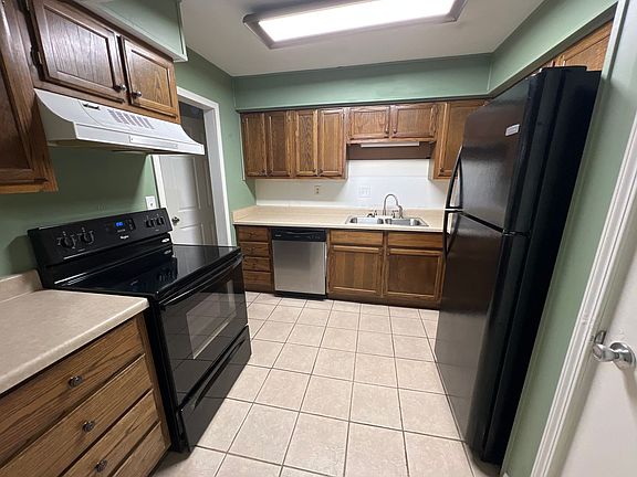 5th image of 540 Oak Meadow Ln