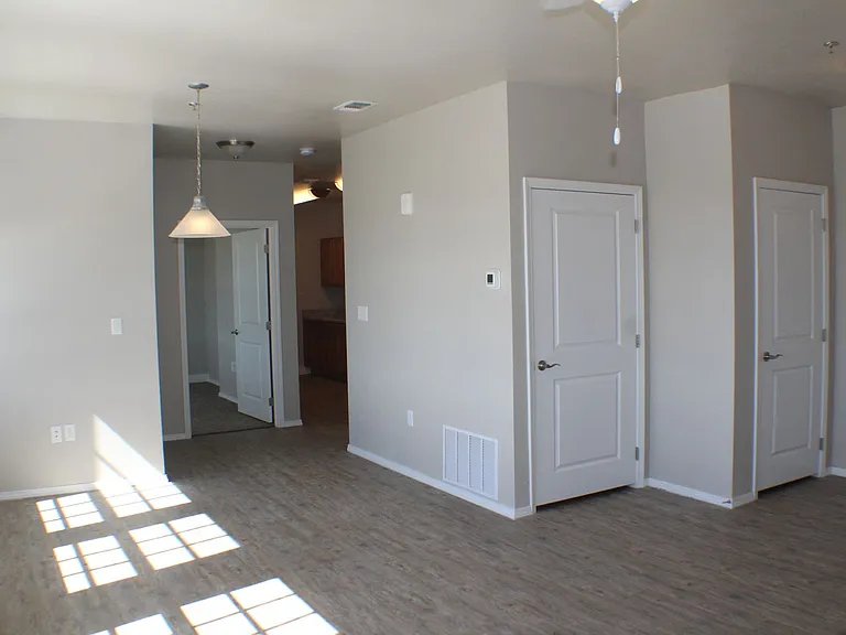 Laguna Lofts — Photo 28