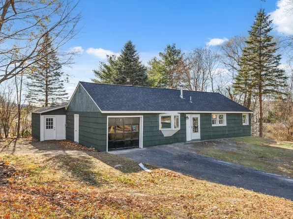 18 Beaumont Dr, Pittsfield, MA 01201