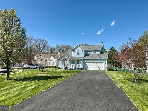 2nd image of 118 Barbara Ann Dr