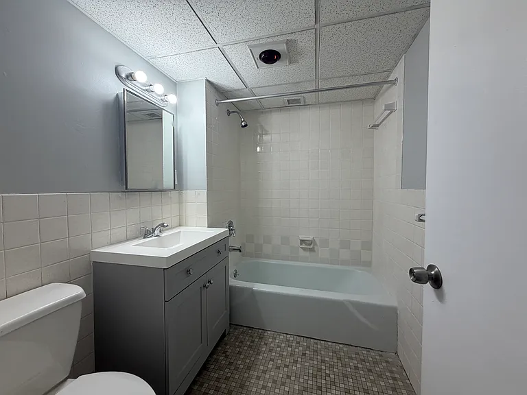 83 Scovill St #5A — Photo 9
