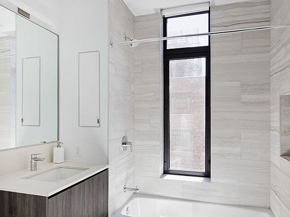 4th image of 4107 Crescent St APT 8G