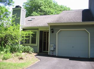 3 Cromwell Dr, Halfmoon, NY 12065