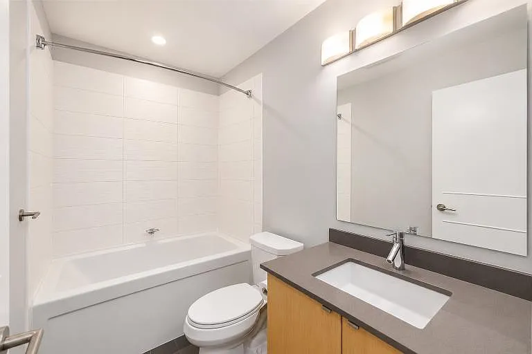 735 W 15th St #120 — Photo 8