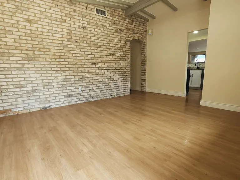 1709 W Humphrey St #A — Photo 2