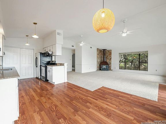 4th image of 172 RACHEL DR