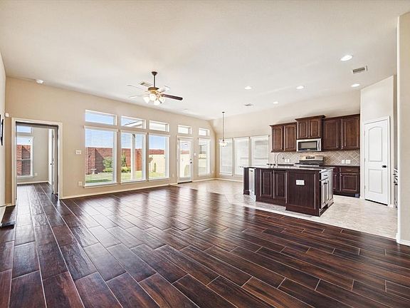 5th image of 2807 Driftwood Bend Dr
